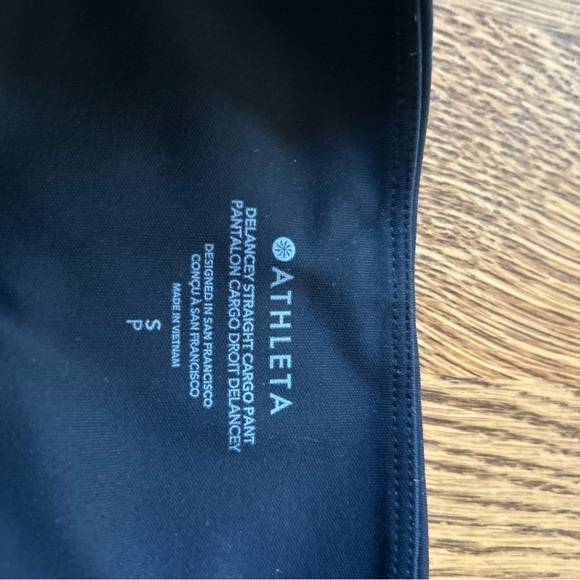 Athleta Delaney Straight Cargo Pants size S - Picture 2 of 3